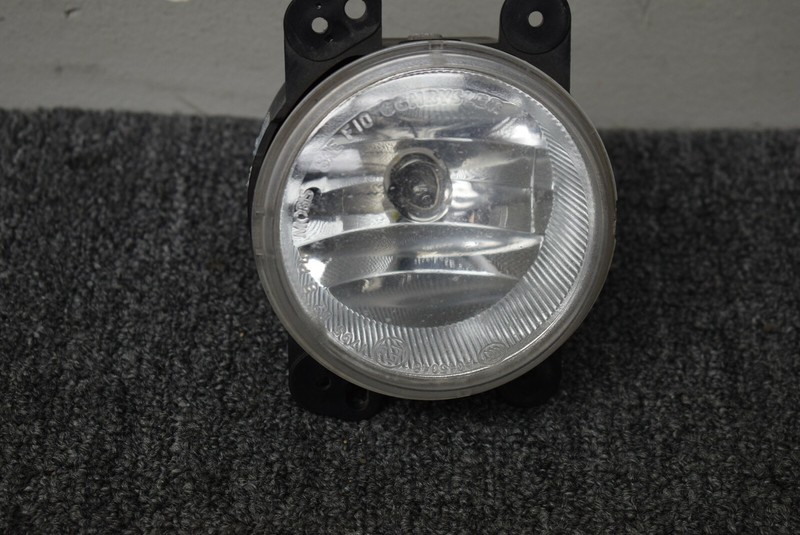 CHRYSLER F10 FOG LIGHT FACTORY OEM