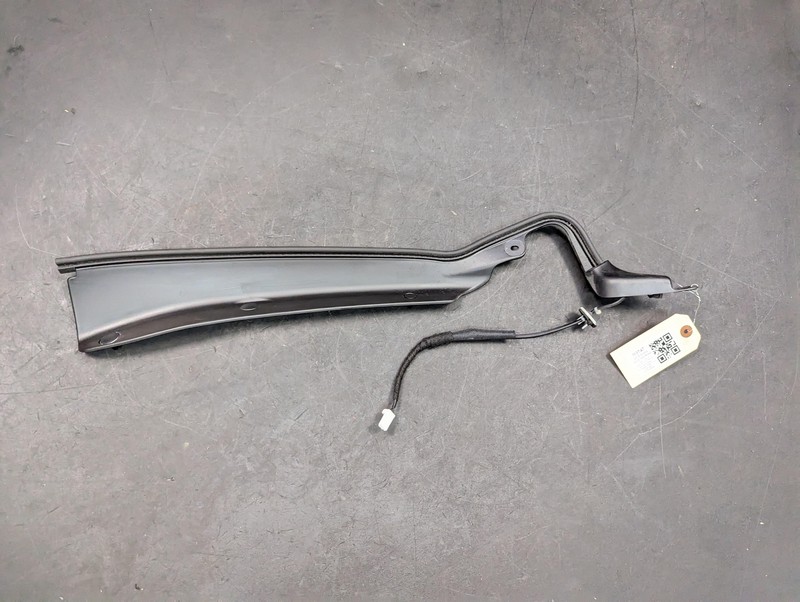 Left Liftgate Pinch Sensor 2019 Mazda CX-5 KB8C-63-6G0 2017 2018 2020 2021