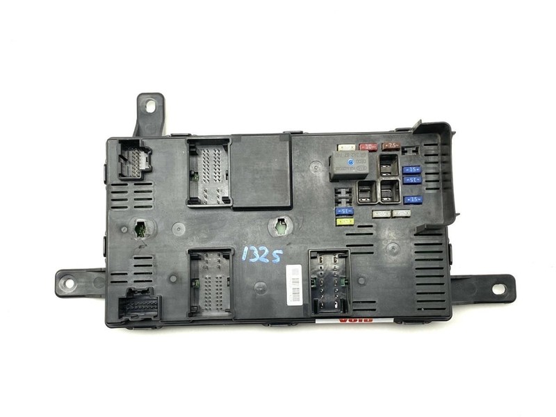 Rear Area Module Quarter Panel Fuse Box 91958-4D200 Fits 2010 Kia Sedona 87763