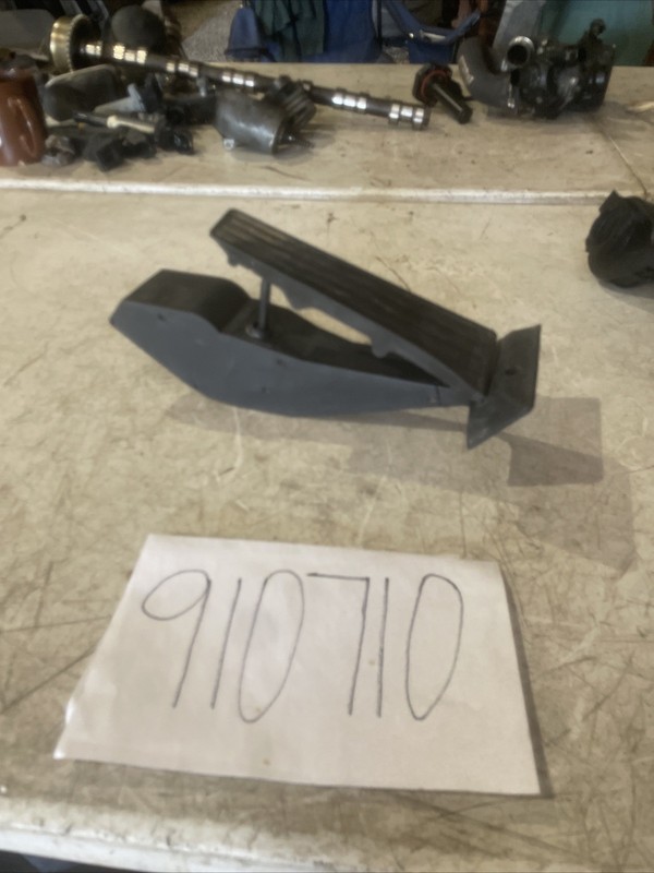 2004-2013 BMW 525i Electronic Gas Accelerator Pedal Automatic Transmission OEM