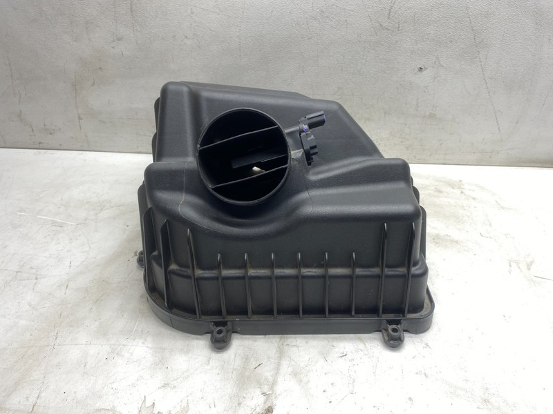 2013-2017 BUICK ENCLAVE 3.6L AIR FILTER INTAKE BOX UPPER PORTION OEM