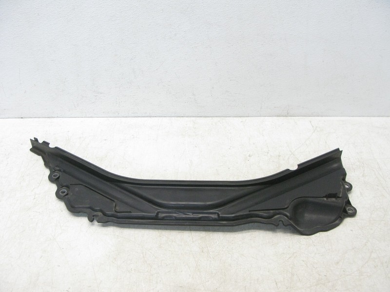 12-21 BMW F30 320i 430i 228i ENGINE BAY CENTER PARTITION COWL COVER PANEL 111423
