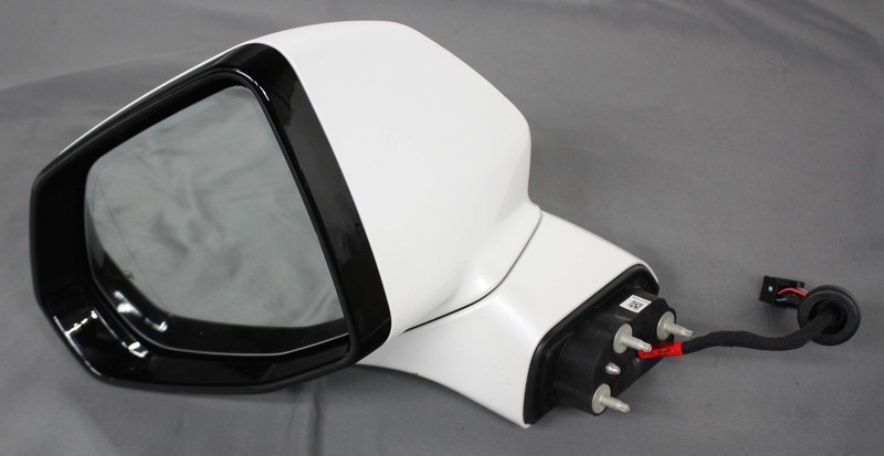 OEM Left Driver Side Mirror For Cadillac XT5 Sport Crystal White (G1W, WA140X)