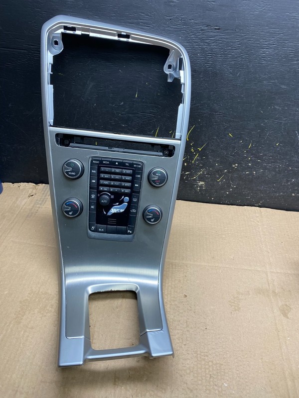 2011 to 2013 Volvo XC60 Climate Control Radio Bezel Panel TrimOem Y9934 DG