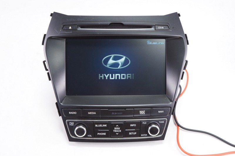 HYUNDAI SANTA FE Radio Navigation Unit AM-FM Tuner CD GPS DVD OEM 2016 - 2018