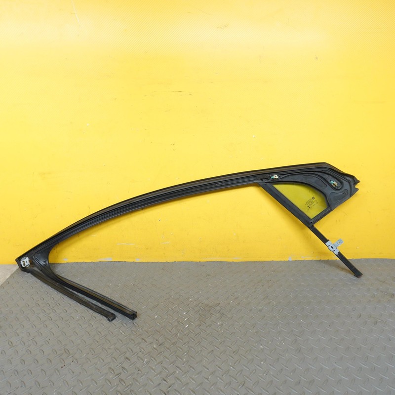 2018-2024 BUICK ENCLAVE FRONT LEFT DOOR VENT GLASS WEATHERSTRIP OEM 84747151