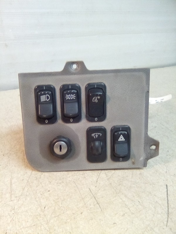 Peterbilt 386 S64-6015-650 Dash Panel Ignition Switch "NO KEY"