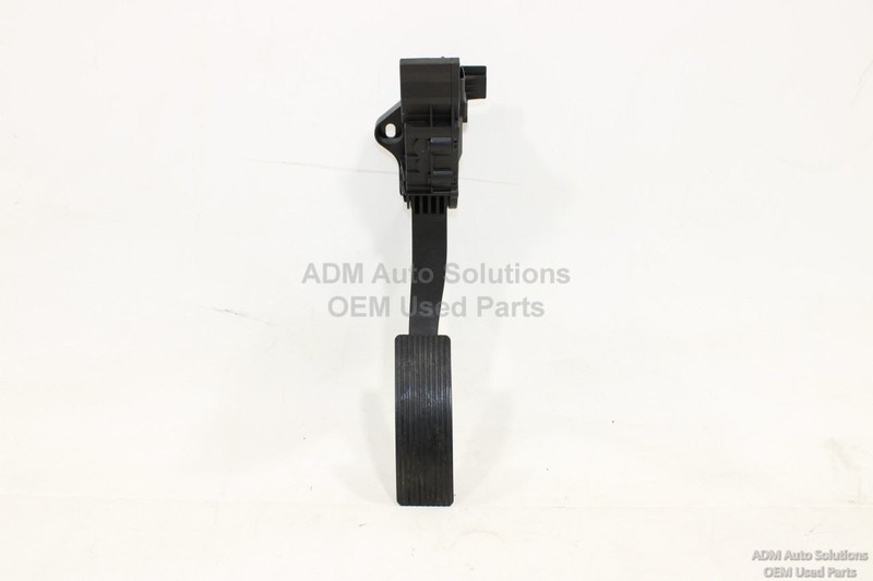 2014-2019 MERCEDES CLA250 C117 Gas Pedal Accelerator Throttle OEM A2463001404
