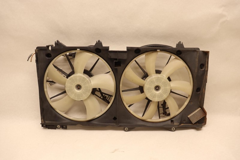 2017-2020 TOYOTA 86 ENGINE COOLING FAN MOTOR SHROUD ASSEMBLY OEM