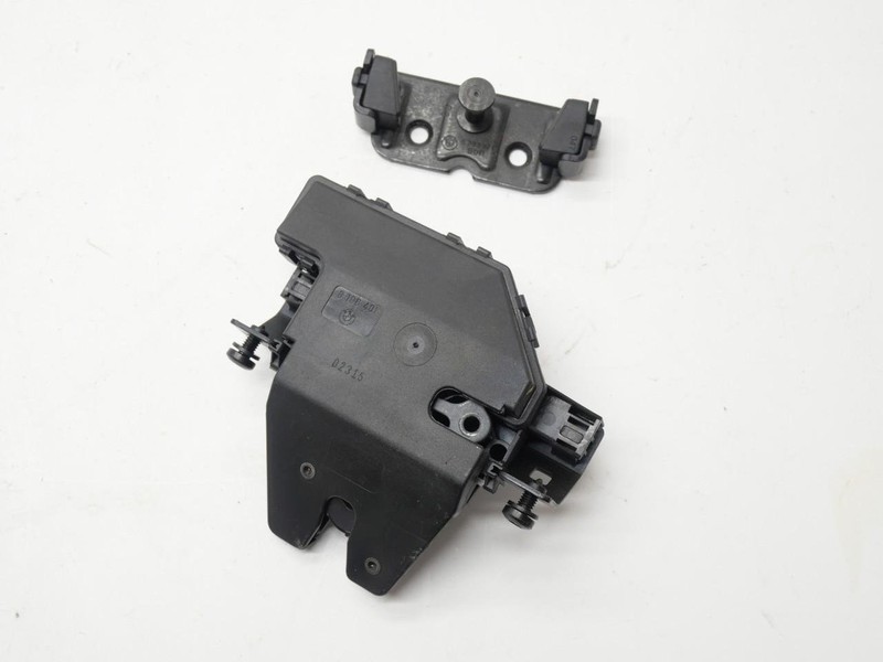 01-06 BMW M3 E46 Rear Trunk Boot Latch Lock Actuator W/ Striker Catch Latch OEM