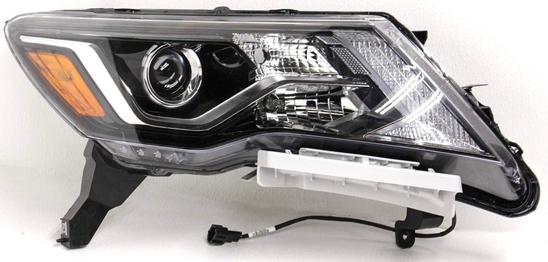 OEM Nissan Pathfinder Right Halogen Headlamp - Inner Tab & Outer Guide Missing