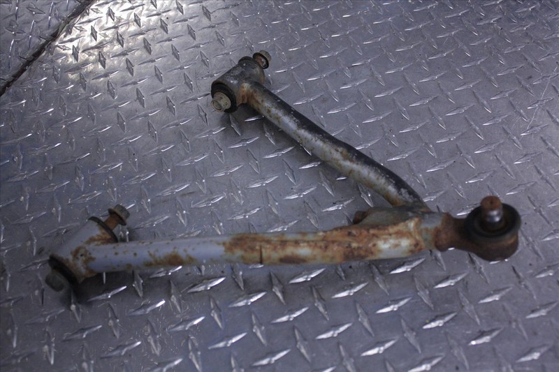 88 SUZUKI LT 300 E RIGHT LOWER A ARM CONTROL ARM LT300