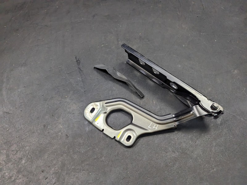 Left Hood Hinge 2021 Audi A6 4K0823301 2019 - 2022