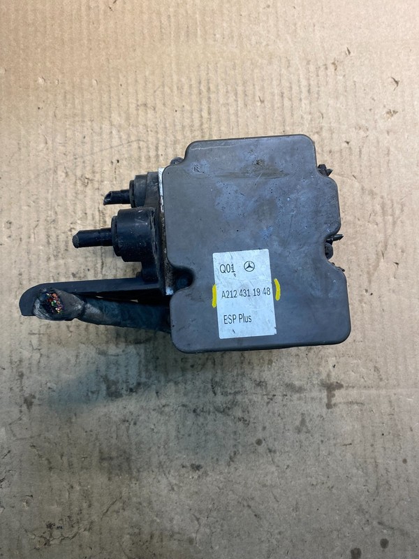 2014 Mercedes-Benz E350 W212 ABS Anti Lock Brake Pump Module z4651 DG