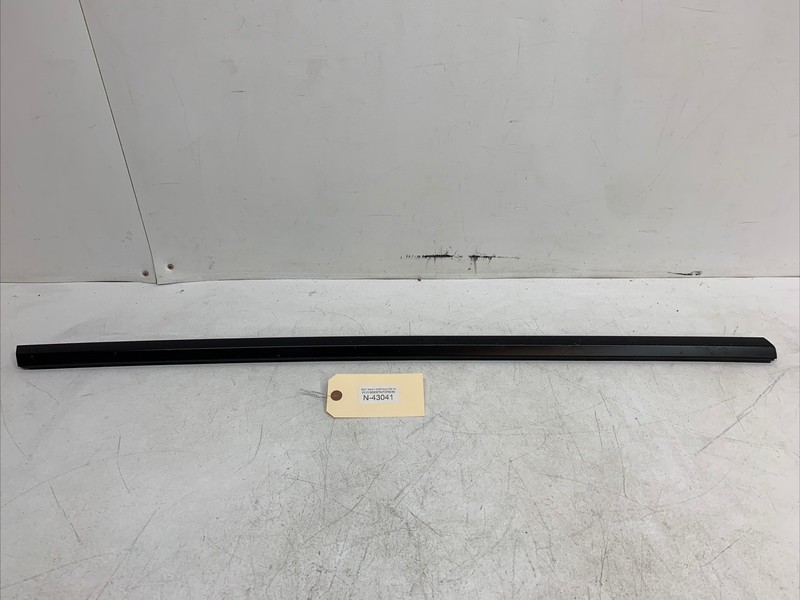 20-23 Tesla Model Y front RH door belt molding trim OEM 1495712-00-C 43041 U8