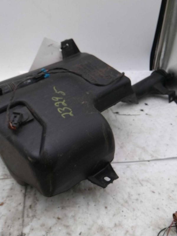 2007 Cadillac CTS Washer Fluid Reservoir OEM Black 2.80L 72000 Miles
