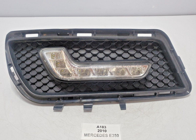 ✅ 2010-2013 OEM Mercedes W212 E350 Front Left Driver Side Fog Light W/ Trim