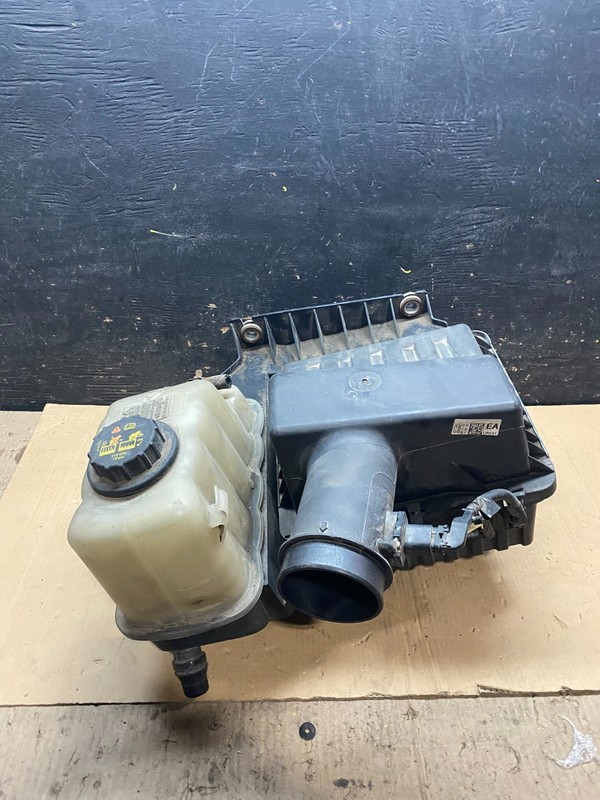 2011-2016 Ford F250 F350 Engine Coolant Reservoir Tank Air Cleaner Box X3106 DG