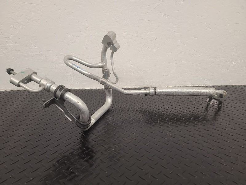 21-24 Chevrolet Tahoe A/C Air Conditioning Heat Exchanger Hose OEM 23407003