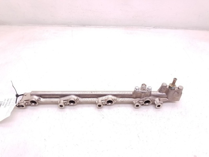 07 08 09 LEXUS LS460 UPPER FUEL INJECTOR PORT