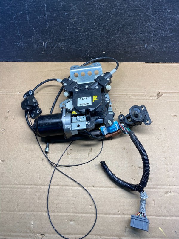 2005 - 2010 Honda Odyssey Rear Right Sliding Door Lock Actuator Motor AD9605 DG