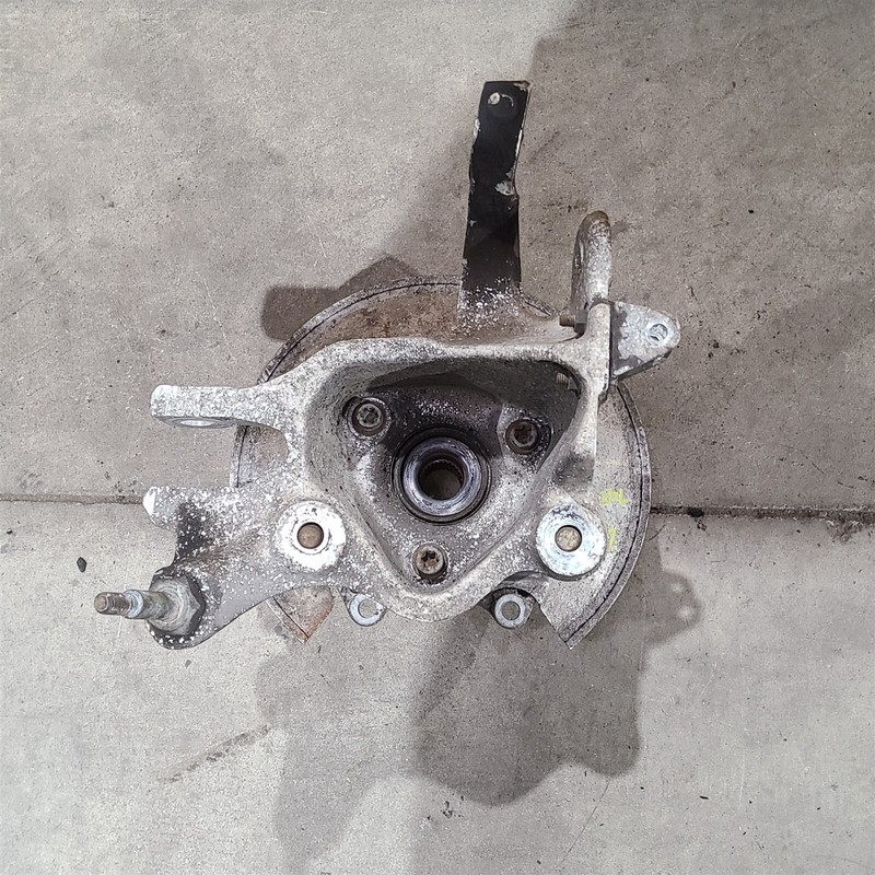 84-87 Corvette C4 Driver Rear Spindle Knuckle Hub Lh Aa7429