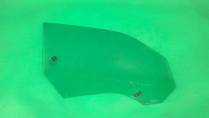 05 06 07 08 09 10 300 PASSENGER RIGHT FRONT WINDOW DOOR GLASS OEM 3590-39