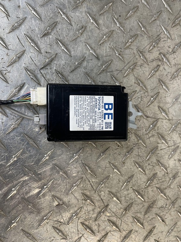 2018 - 2021 LEXUS NX300 TPMS KEY RECEIVER CONTROL MODULE UNIT OEM 897B078041