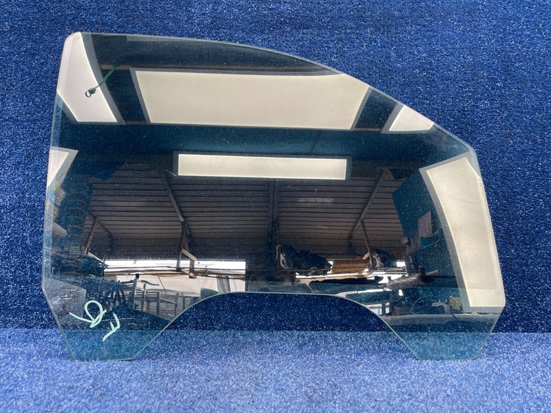 2014-2018 GMC Sierra 1500 Front Right Passenger Door Window Glass Clear OEM