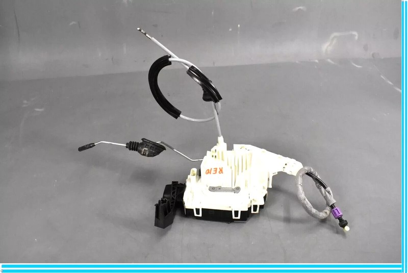 08-20 Mercedes-Benz R231 SLC43 AMG C250 Front Right Door Lock Latch Actuator OEM