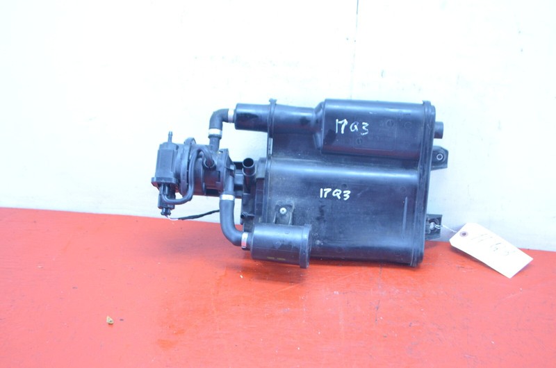 15-18 AUDI Q3 2.0L FUEL VAPOR CHARCOAL CANISTER OEM