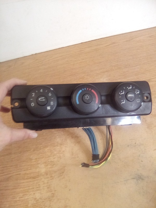 Freightliner Cascadia A22-60645-501 Climate Control "READ DESCRIPTION"