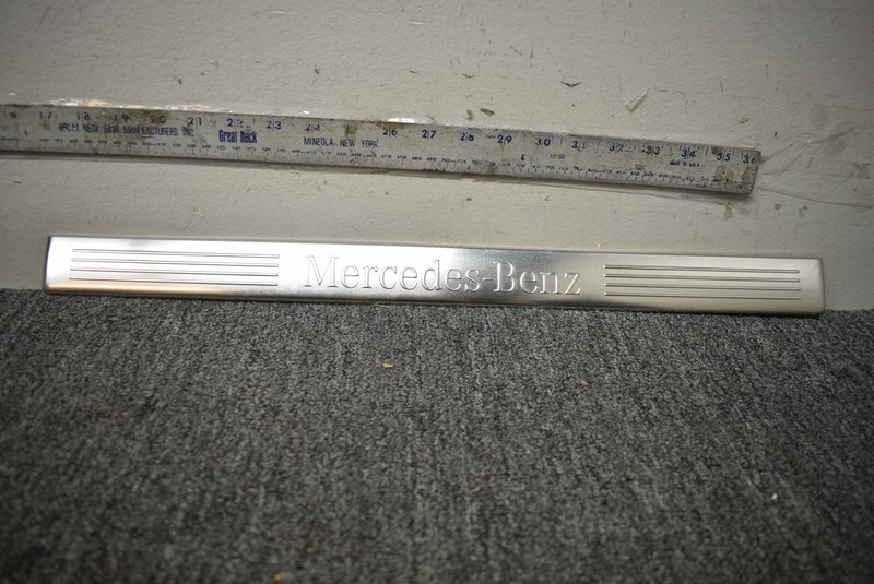 2010-2013 MERCEDES BENZ E350 E550 FRONT DOOR STEP PLATE FACTORY OEM