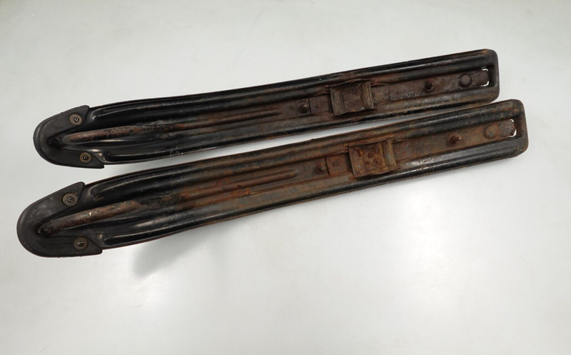 1990 Yamaha SnoSport 125 ES / SV125EP OEM Metal Skis + Carbides 87A-23710-00-00
