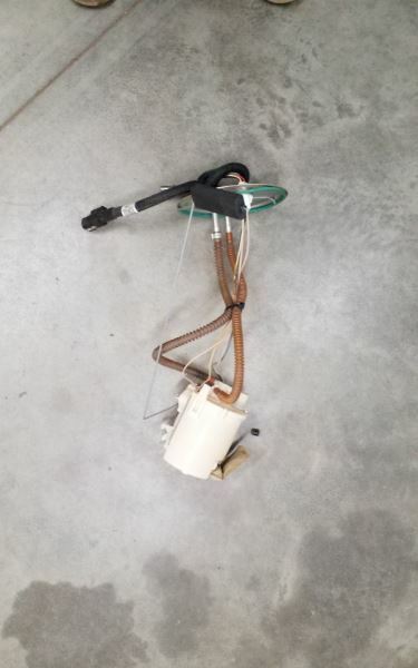 Fuel Pump Gasoline Front Midship Tank Fits 99-04 FORD F250SD PICKUP 234215