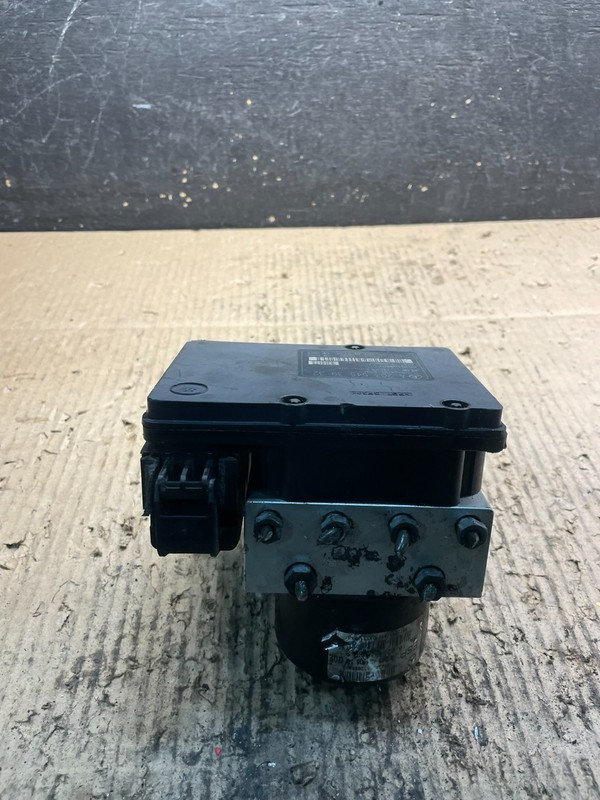 2007 to 2014 Mercedes C-Class ABS Anti Lock Brake Pump Module U9163 DG