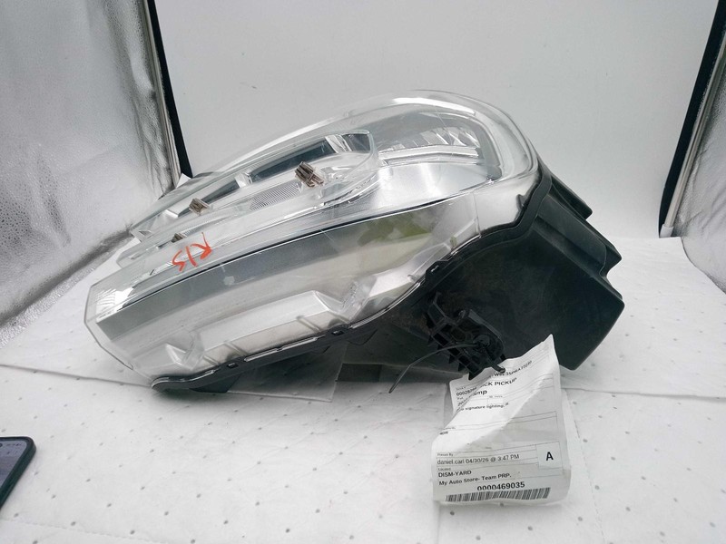 2023 Ford Maverick Pickup Right Headlight Assembly Blue OEM 25000 Miles