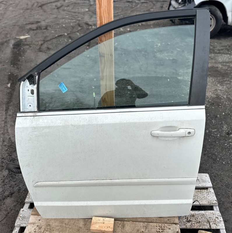 09-14 ROUTAN Driver Left Front Door Electric