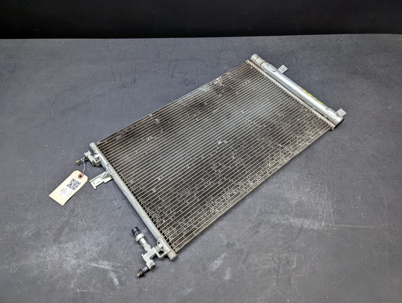 A/C Condenser 2018 Chevrolet Impala 52501636 / 23305638 2014 2016 2017 2019 2020