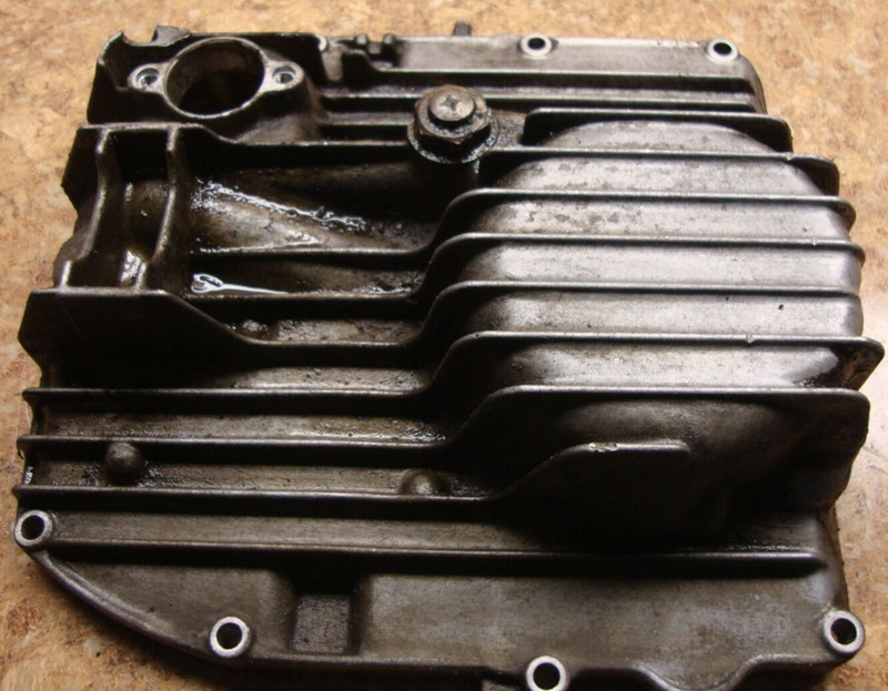 1985 Yamaha Venture XVZ 1200 XVZ1200 D Engine Oil Pan Drain Cover 1984 Panel