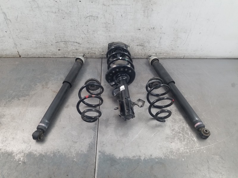 2015 Nissan Juke Nismo RS Shock Strut Spring Partial Set#0317 J2