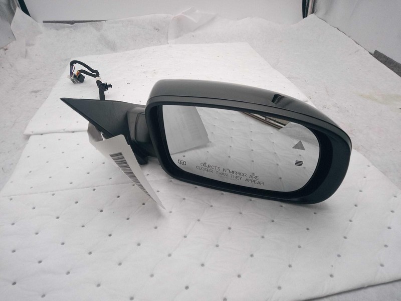 Used Right Door Mirror fits: 2015 Chrysler 300 Power heated painted housing w/o