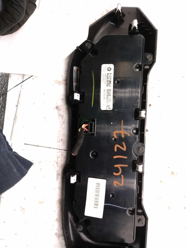 2018 Jeep Wrangler A/C Selector Switch OEM Red 82K Miles NJ25-24127-613082