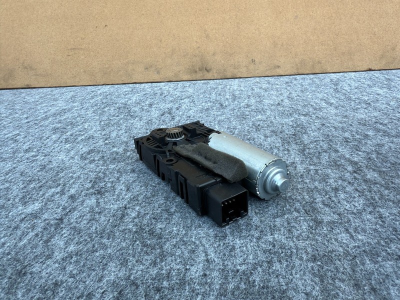 INFINITI QX50 2019-2025 OEM MOON SUN ROOF OR SHADE POWER MOTOR ASSEMBLY