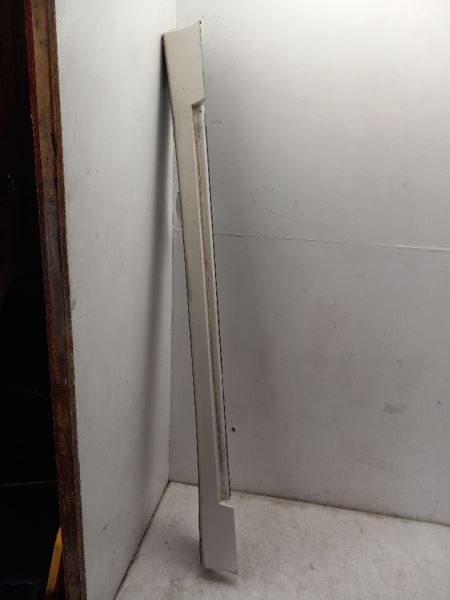 1997 LEXUS SC400 PASSENGER SIDE ROCKER PANEL MOULDING