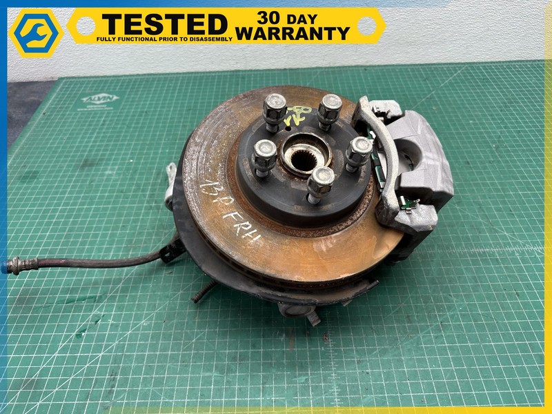 10-15 Toyota Prius FRONT RIGHT SIDE SPINDLE KNUCKLE W/ HUB SET OEM