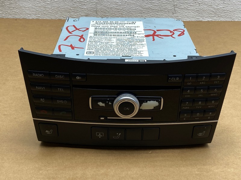 2010-2013 MERCEDES E350 AM FM CD PLAYER RADIO RECEIVER UNIT OEM LOT728