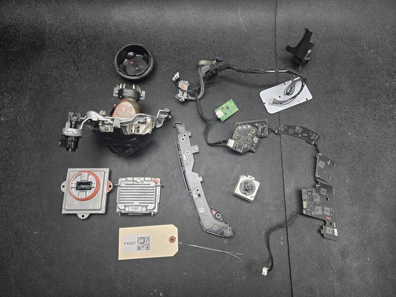 Front Headlamp Xenon Projector + Parts Set 2022 Jeep Grand Cherokee 2019 - 2021