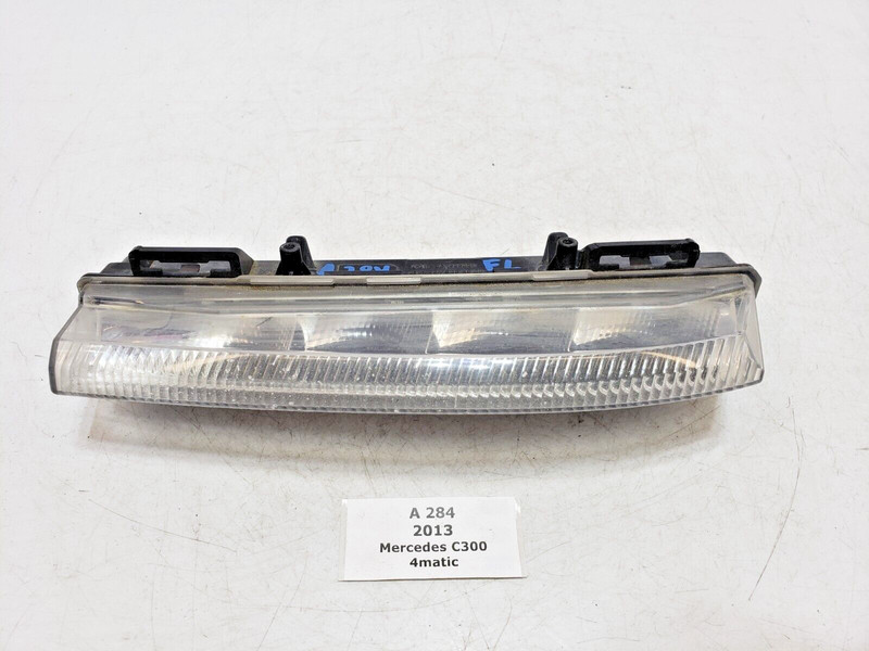 ✅ 12-14 OEM Mercedes W204 C300 Front Left Driver Side Daytime Running Fog Lamp