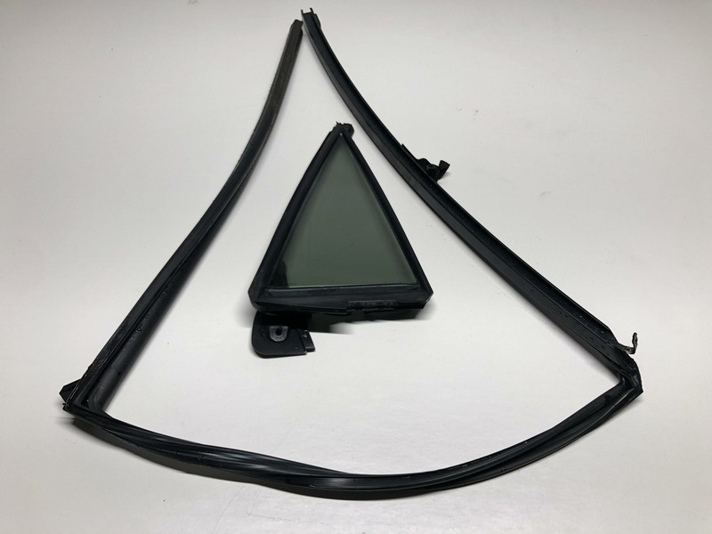 2010-2013 Mazdaspeed 3 Hatchback Rear Passenger Right Vent Glass With Gasket Oem